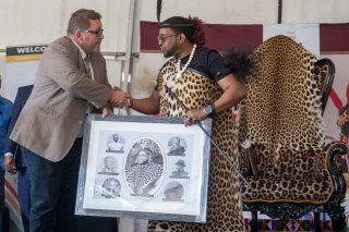 Kallie Kriel van Afriforum en King Misuzulu Kazwelithini van die Zoeloes