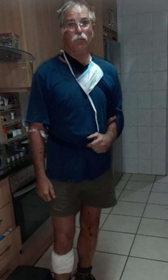 Boer vir twee ure aangerand